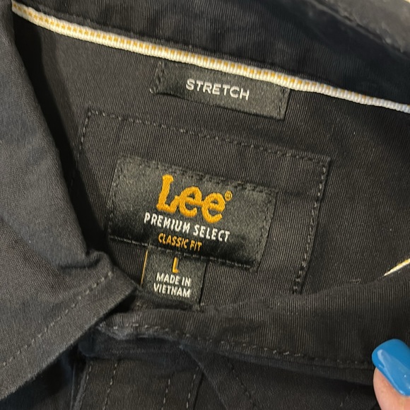 Lee Men's Premium Select Classic Fit Black Utility Button Down Shirt - Picture 3 of 10